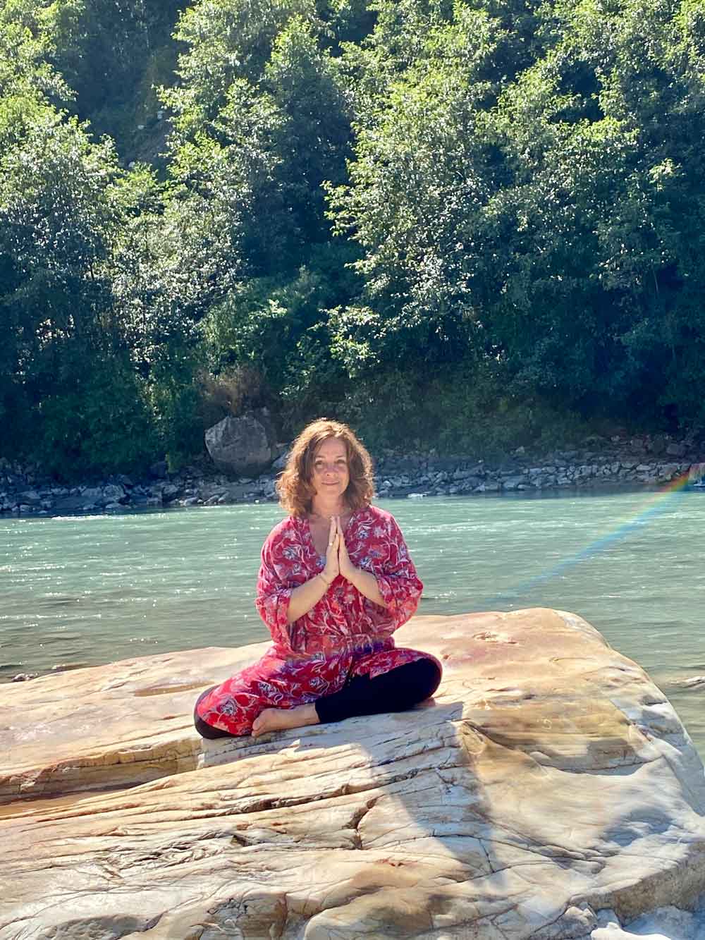 yogawunderwelt claudia könig | healing yin yoga - Am Ganges